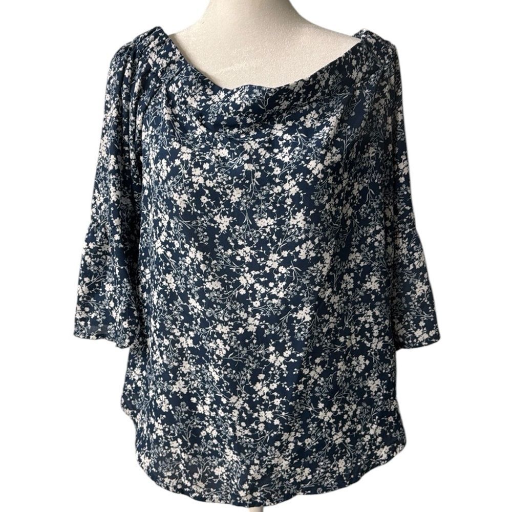 Verse off the Shoulder Floral‎ top Bell sleeve size medium
